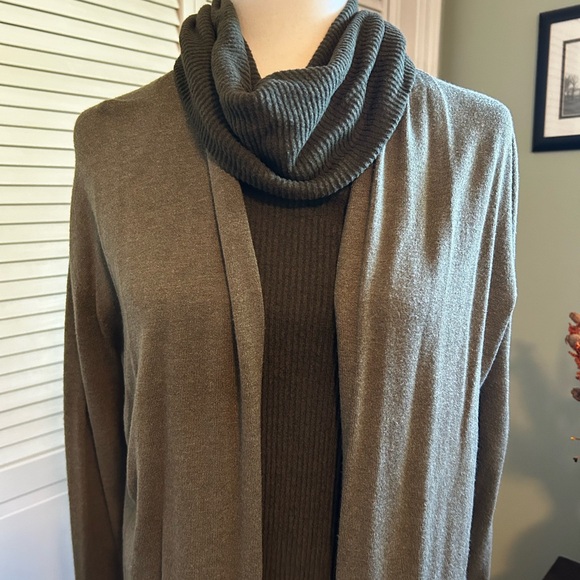 Sweater dress, razor back, with matching cardigan. Olive tones. No tags. - Picture 7 of 7